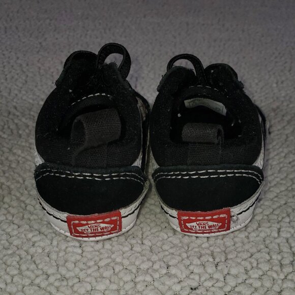 CLASSIC VANS BLACK AND WHITE KIDS  INFANT SIZE 2 - Picture 4 of 4
